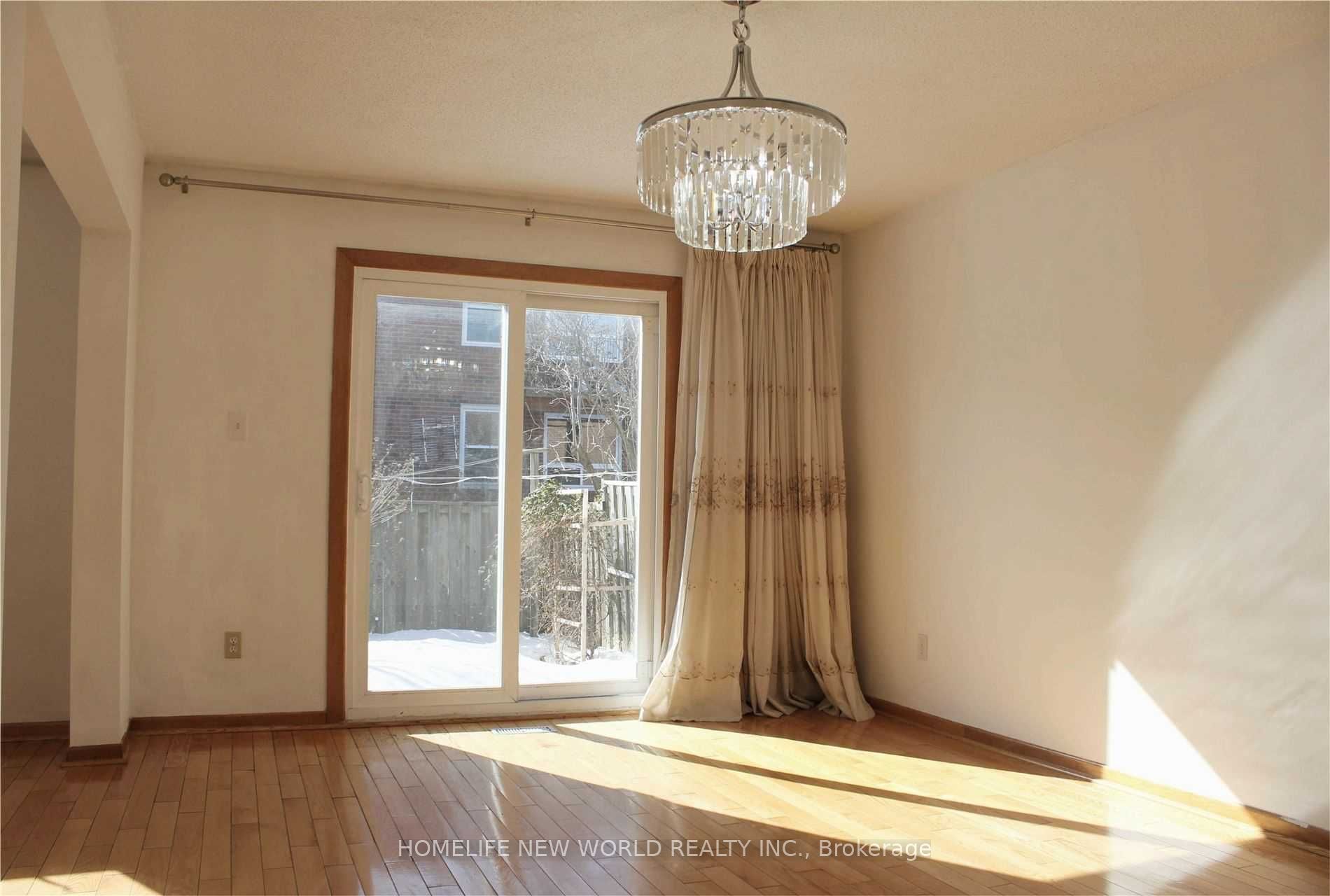 31 Rainthorpe Crescent, Toronto, ON M1W 3S6 photo 5