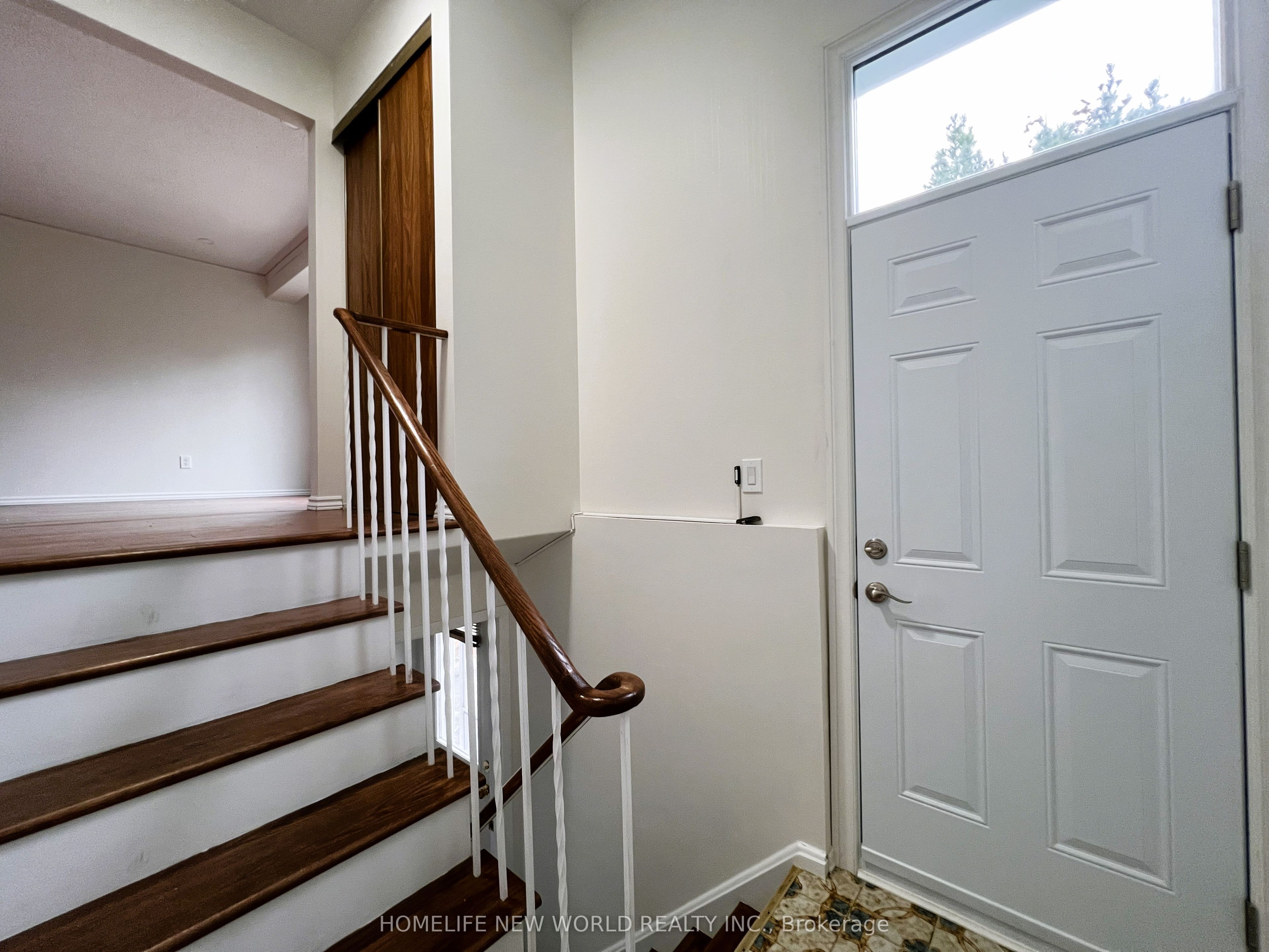 93 Crayford Drive, Toronto, ON M1W 3B5 photo 3