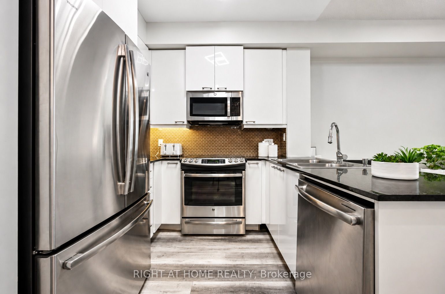 1328 Birchmount Road, Toronto, ON M1R 0B6