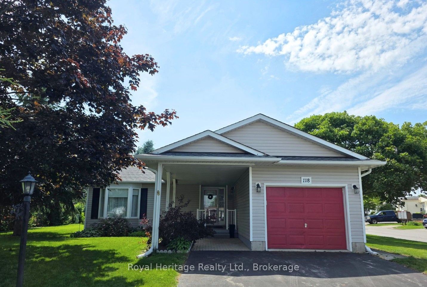 118 Bluffs Road, Clarington, ON L1B 1A8