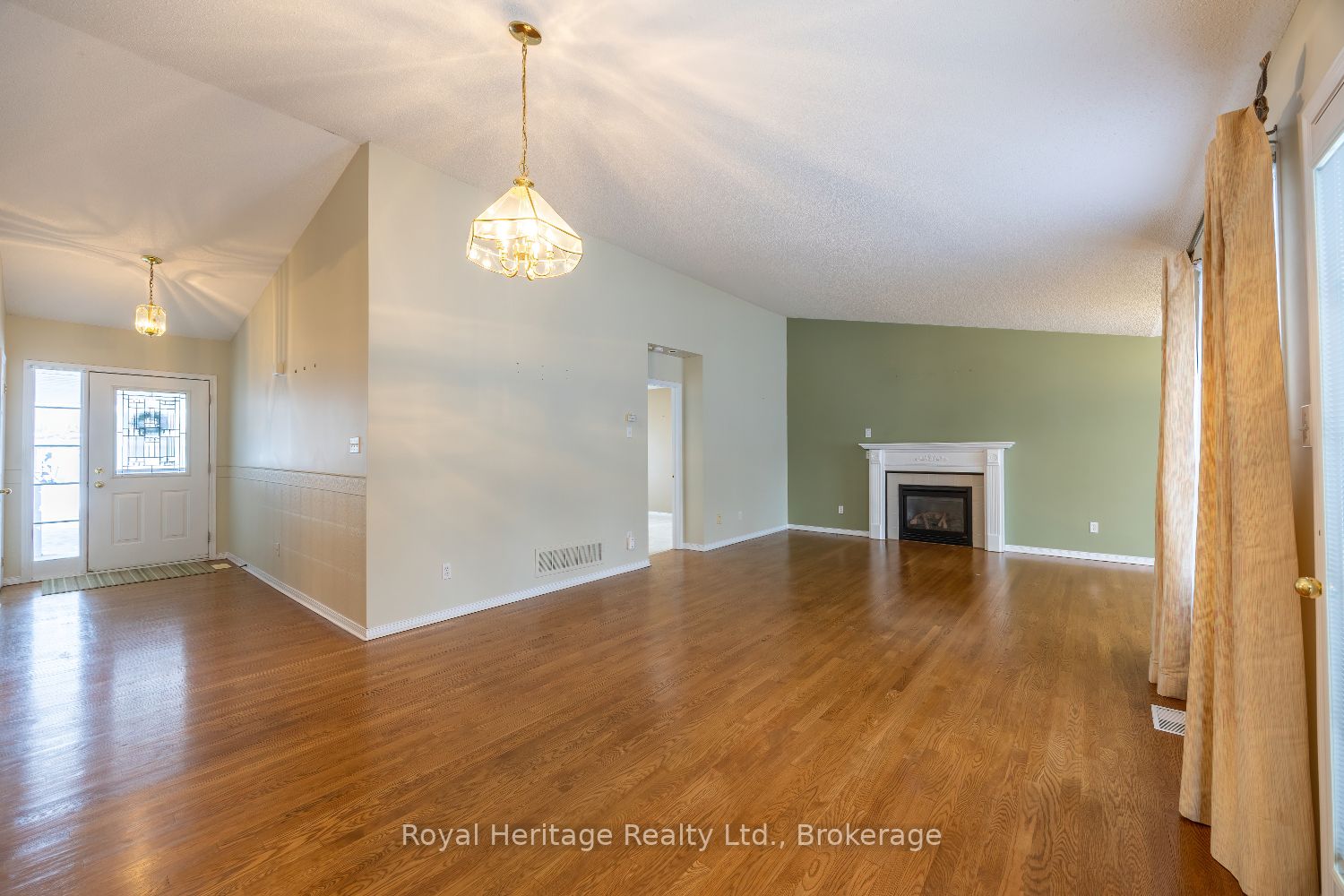 118 Bluffs Road, Clarington, ON L1B 1A8 photo 4