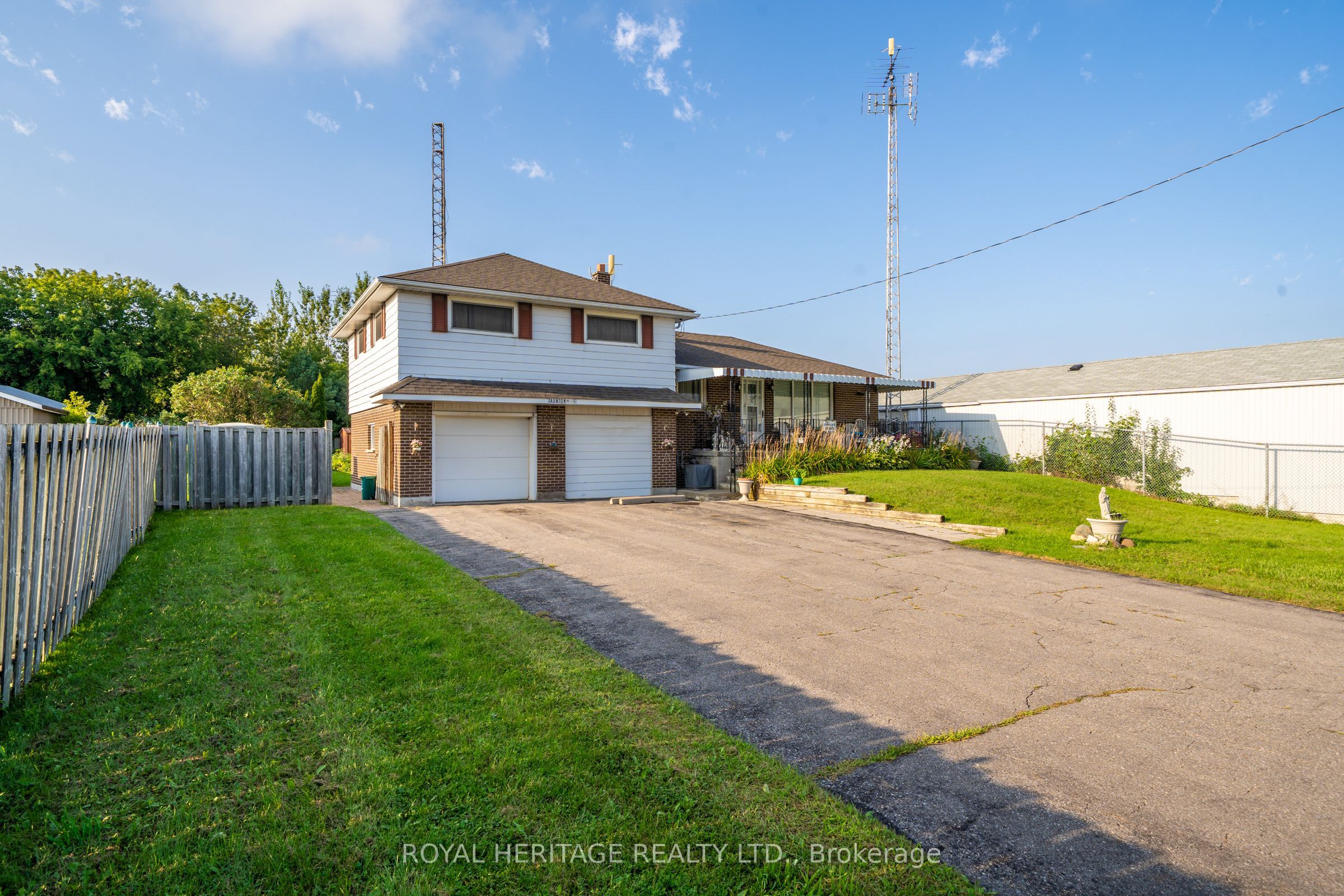 1000 Taunton Road E, Whitby, ON L1R 3L8 photo 2