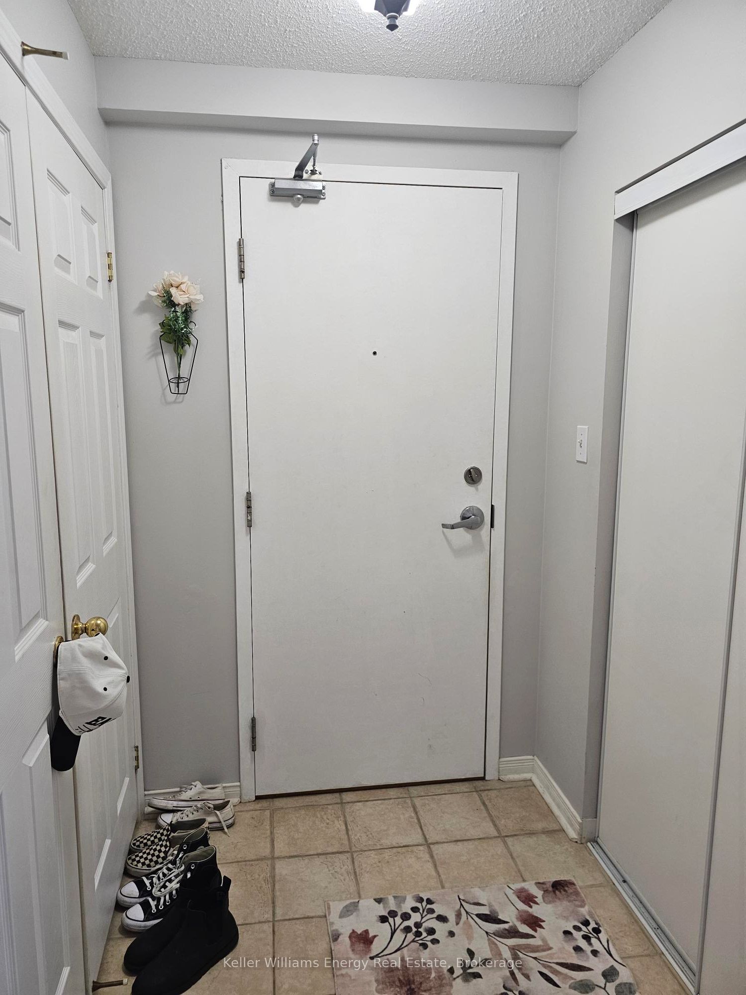106 Aspen Springs Drive 306, Clarington, ON L1C 5N7 photo 2