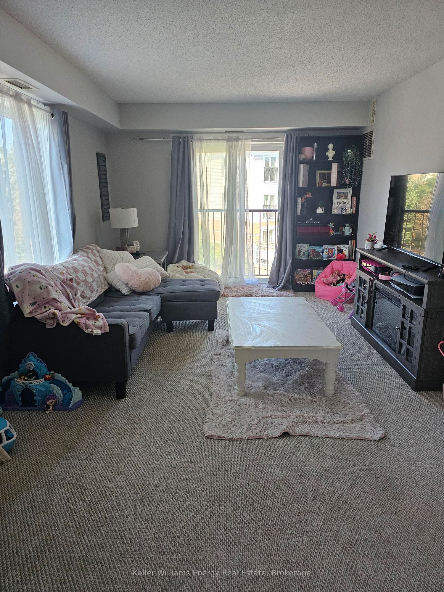 106 Aspen Springs Drive 306, Clarington, ON L1C 5N7 photo 3