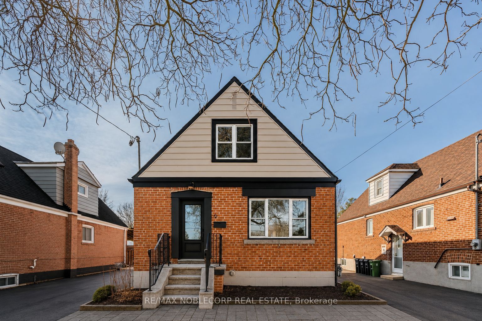 6 Evandale Road Main, Toronto, ON M1L 3S1