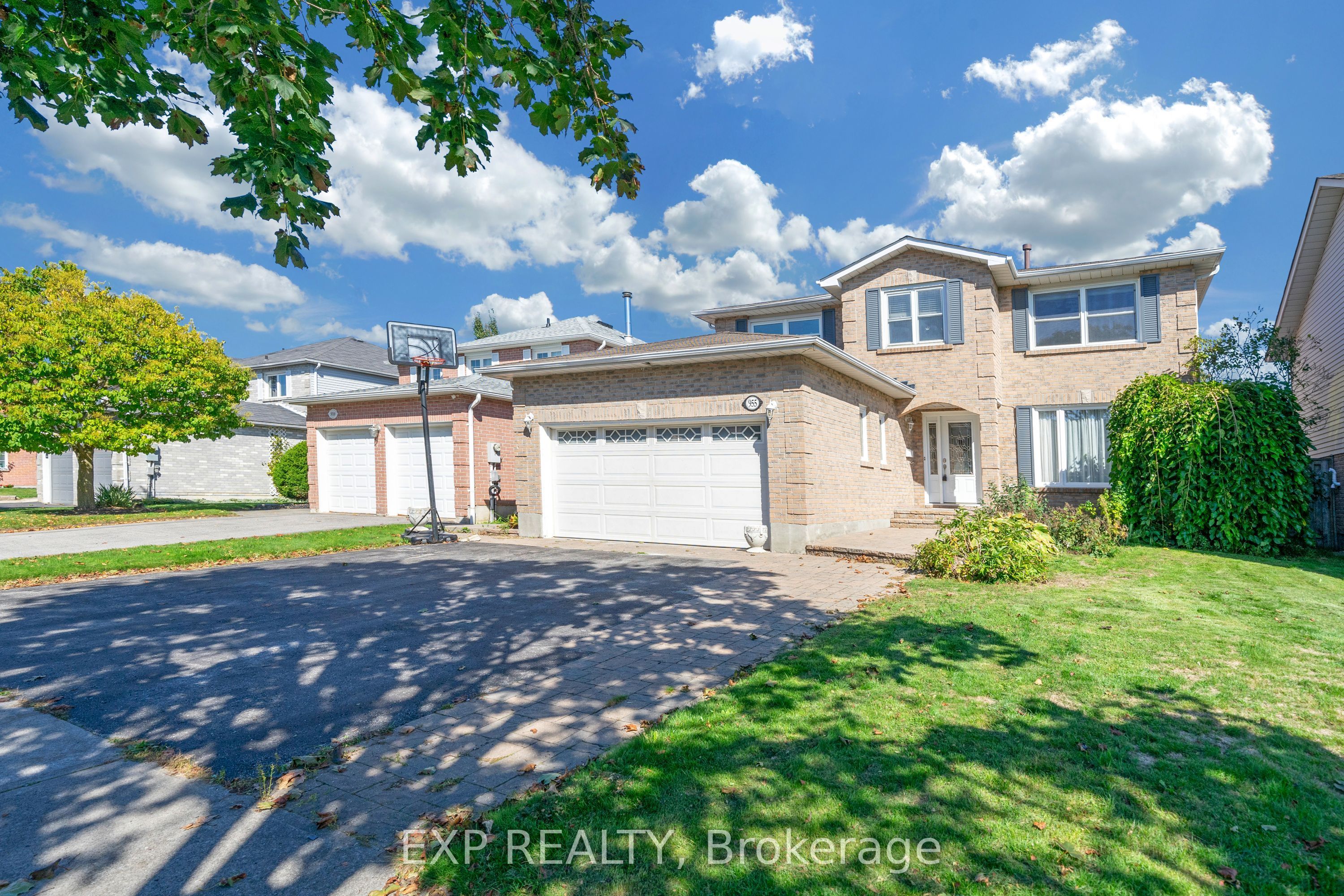 955 Snowbird Street, Oshawa, ON L1J 8J8 photo 2