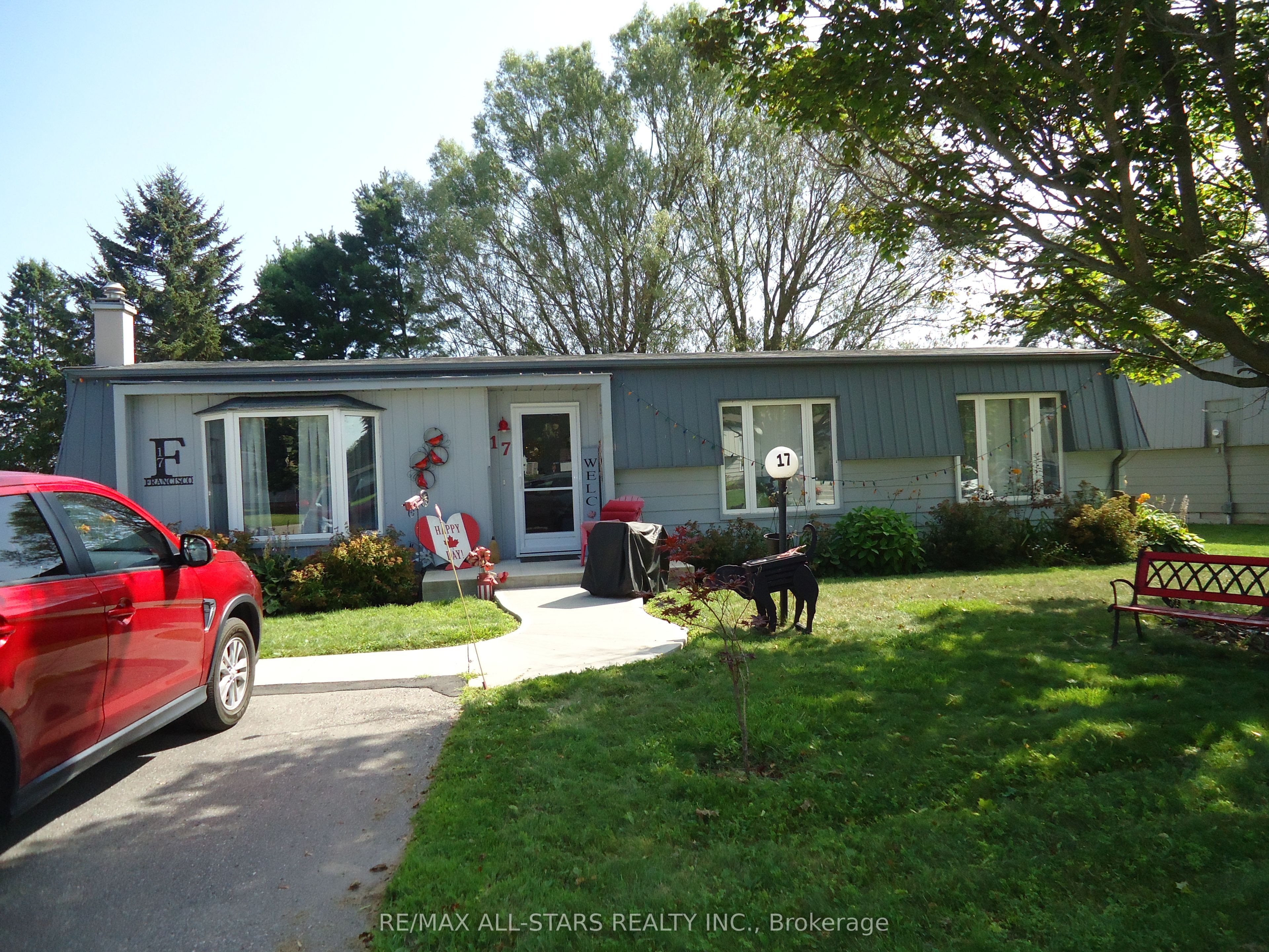 17 Pineridge Crescent, Clarington, ON L1B 1B9