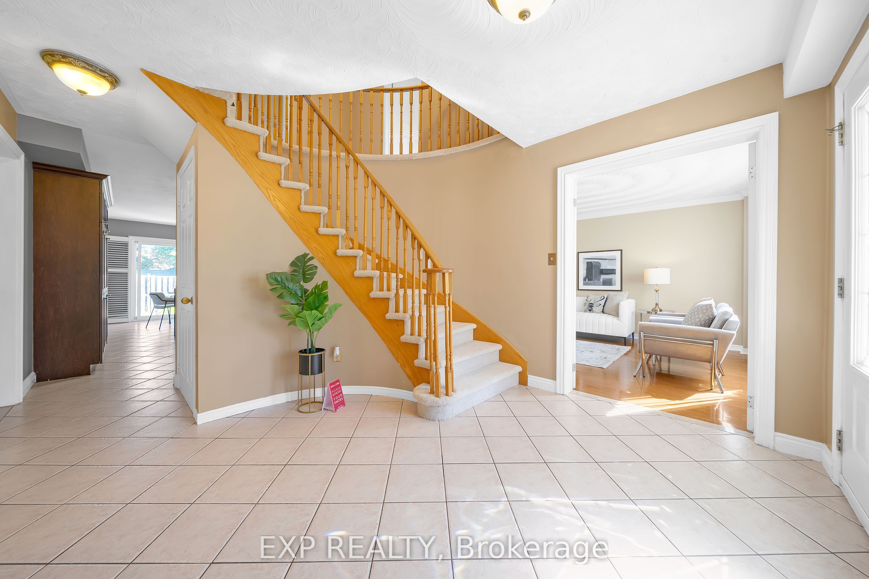 955 Snowbird Street, Oshawa, ON L1J 8J8 photo 5