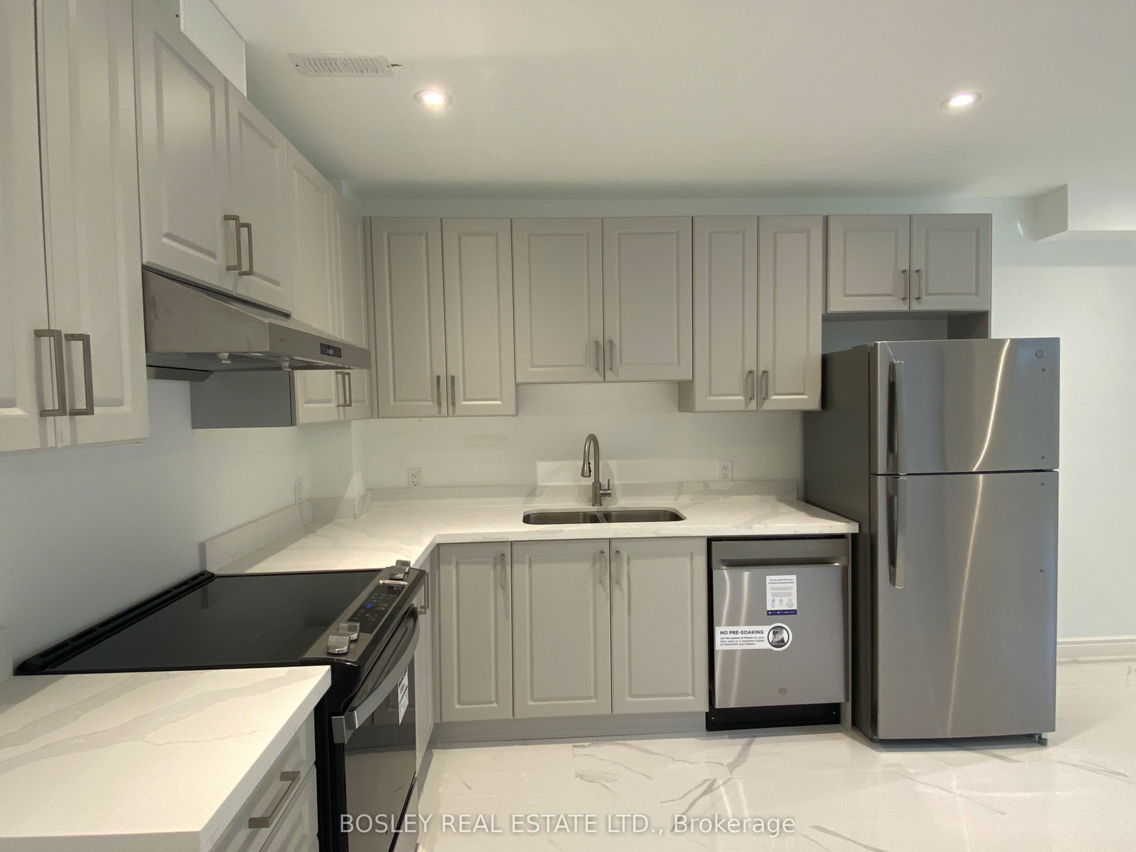 9 Queen Victoria Street Lower, Toronto, ON M4J 1E8 photo 2