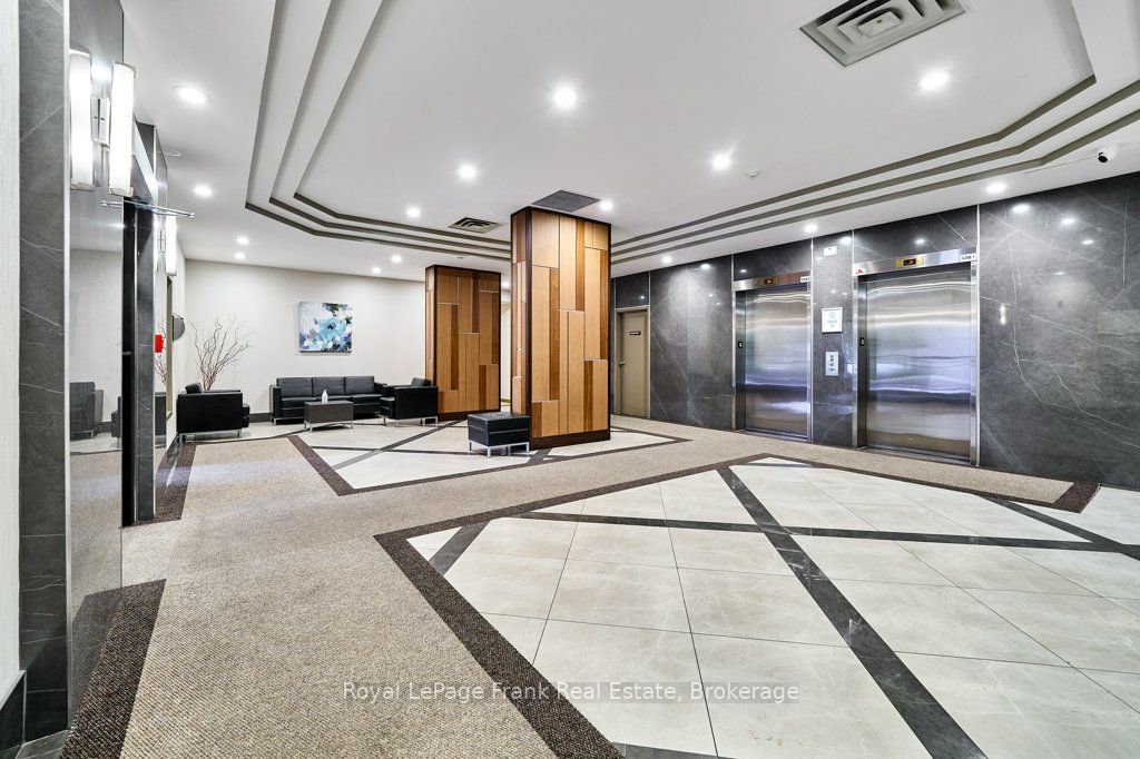711 Rossland Road E 806, Whitby, ON L1N 8Z1 photo 3