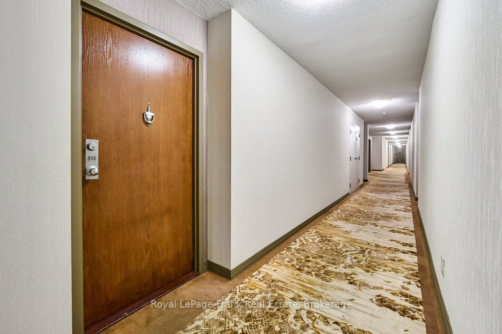 711 Rossland Road E 806, Whitby, ON L1N 8Z1 photo 4