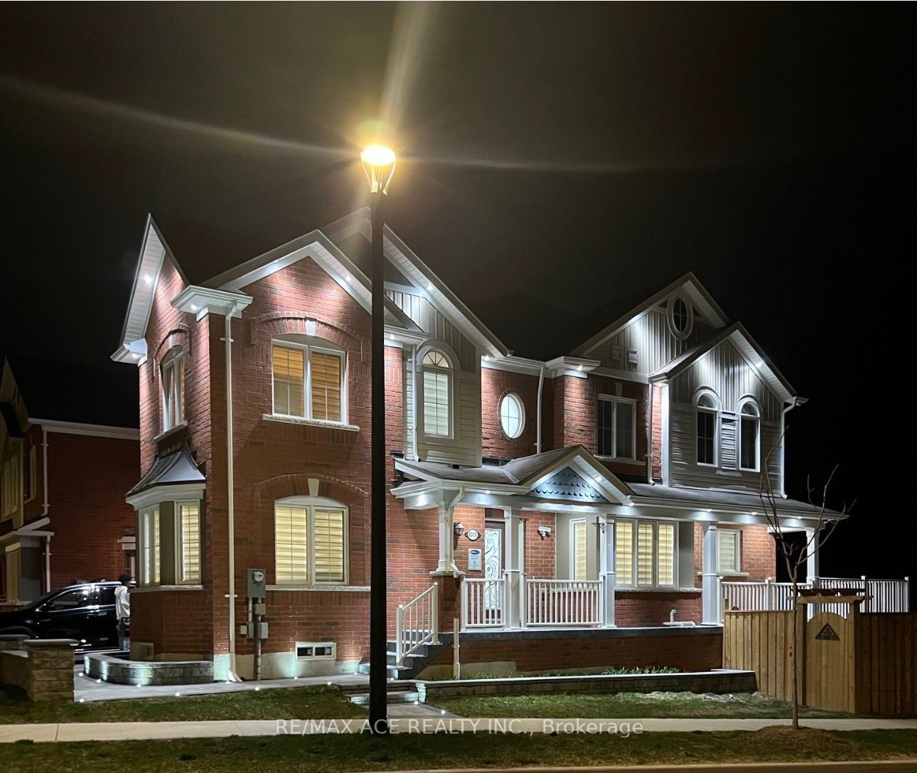 1011 Cameo Street, Pickering, ON L1X 0G3 photo 2