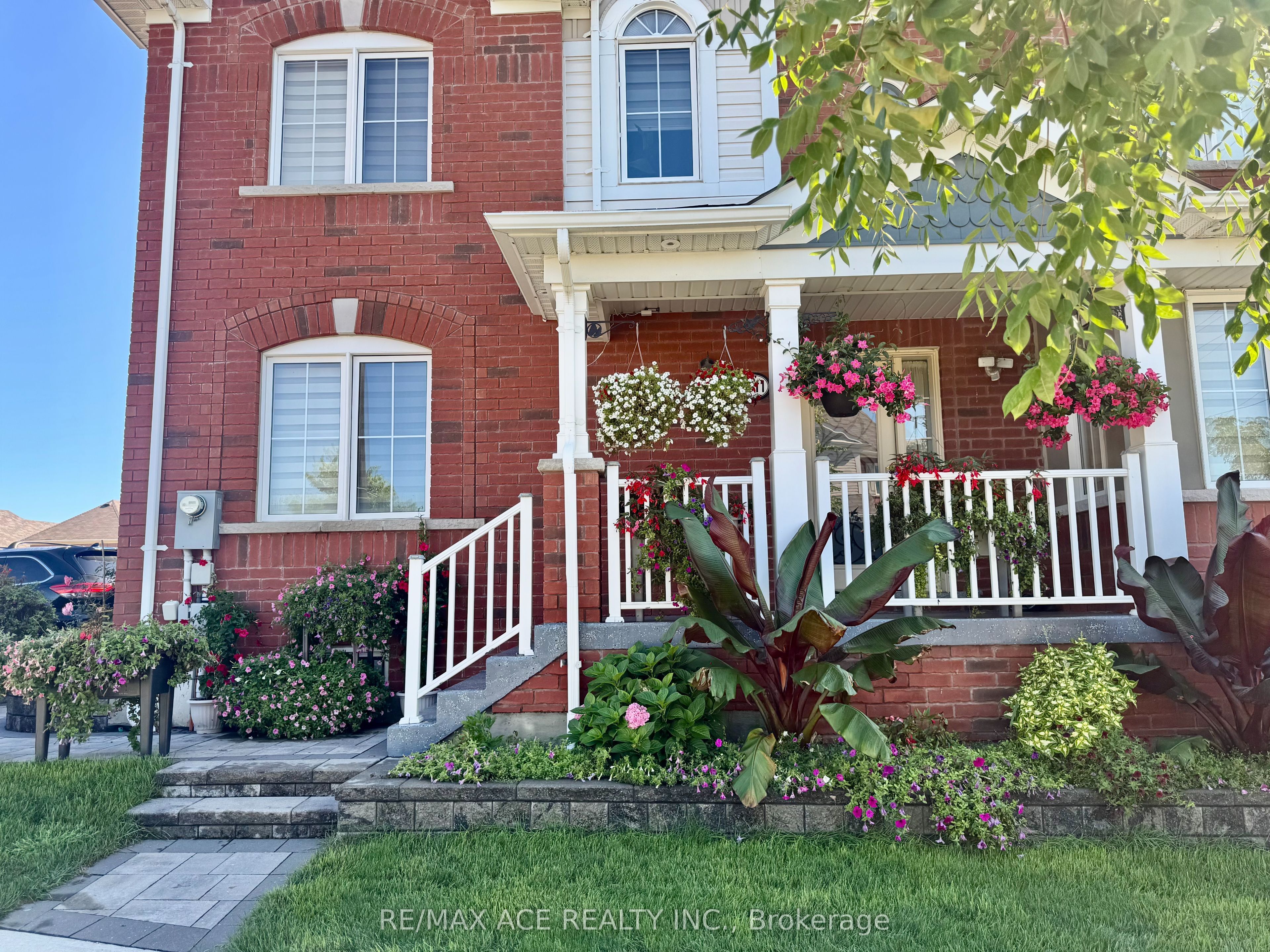 1011 Cameo Street, Pickering, ON L1X 0G3 photo 3