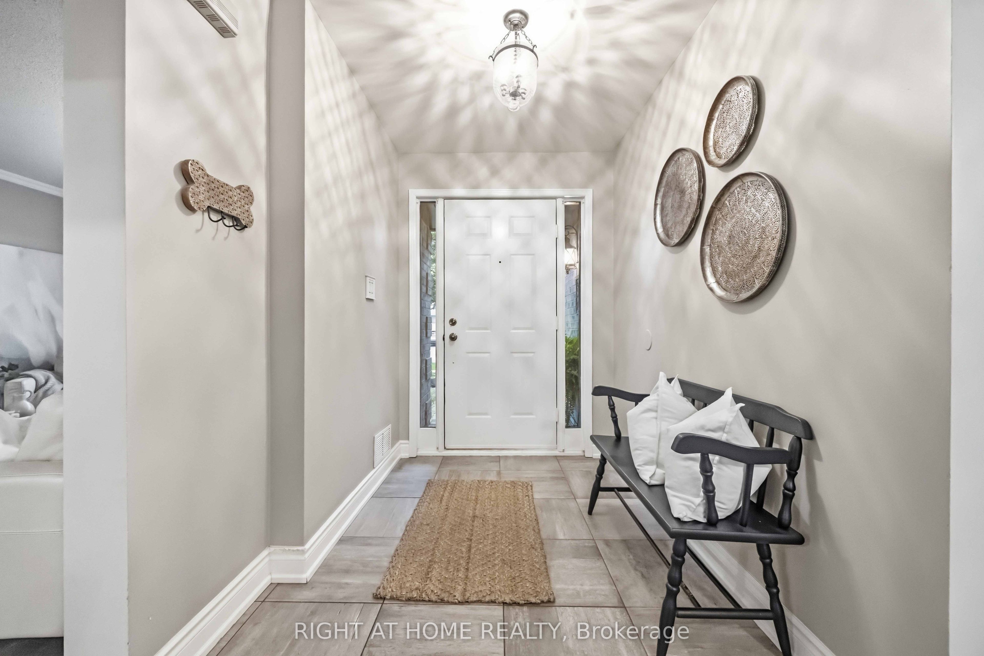 57 Morning Glory Crescent, Whitby, ON L1R 1N5 photo 2