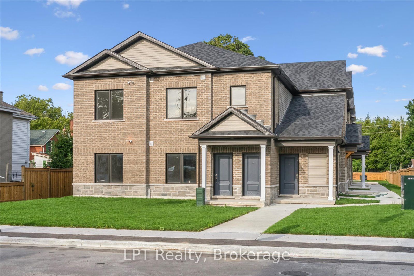 223 Albert Street 6, Oshawa, ON L1H 4R6