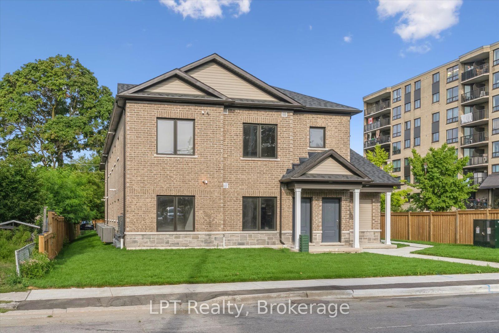 223 Albert Street 6, Oshawa, ON L1H 4R6 photo 3