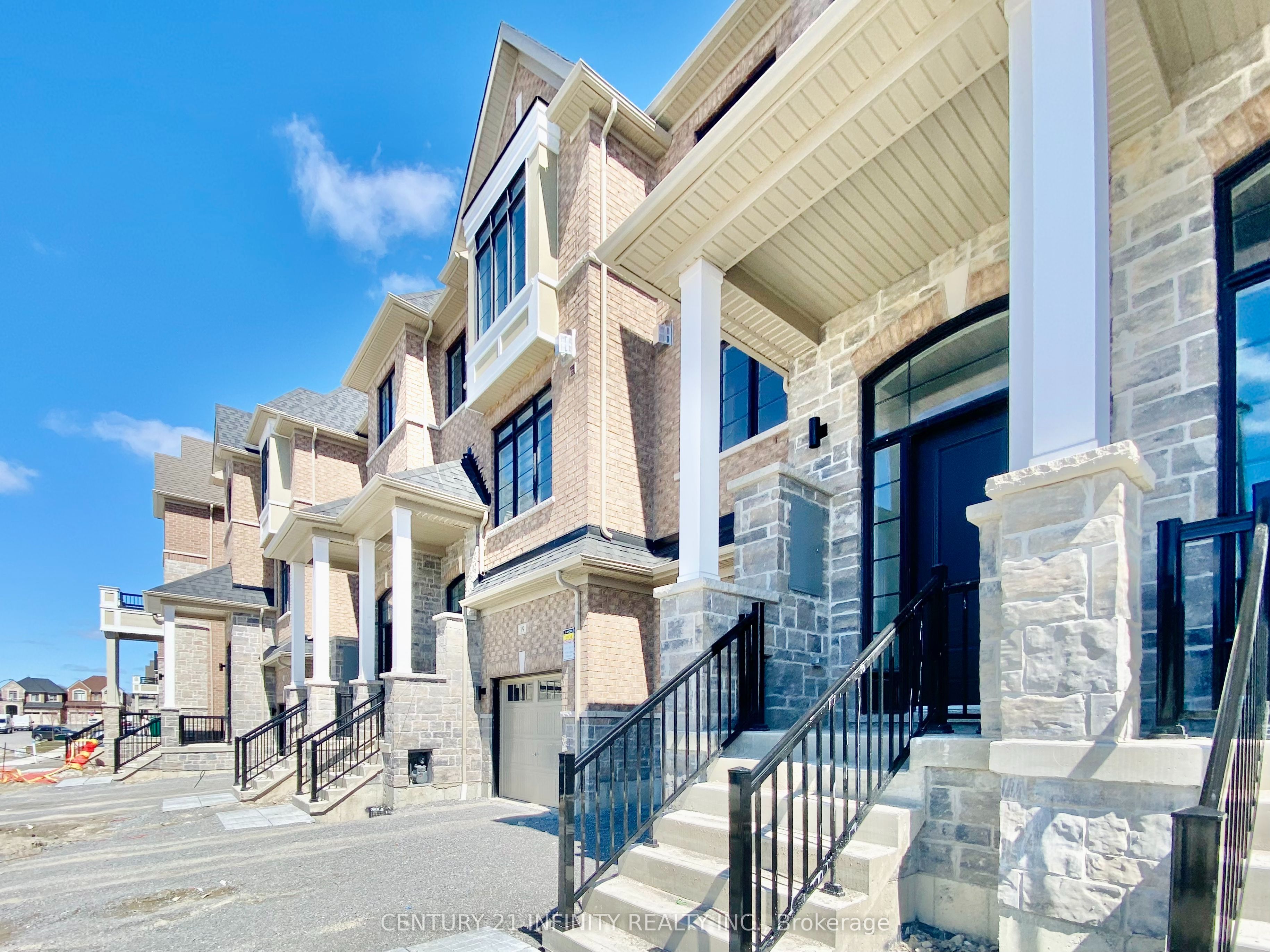 21 Elkington Crescent, Whitby, ON L1P 0L7 photo 3