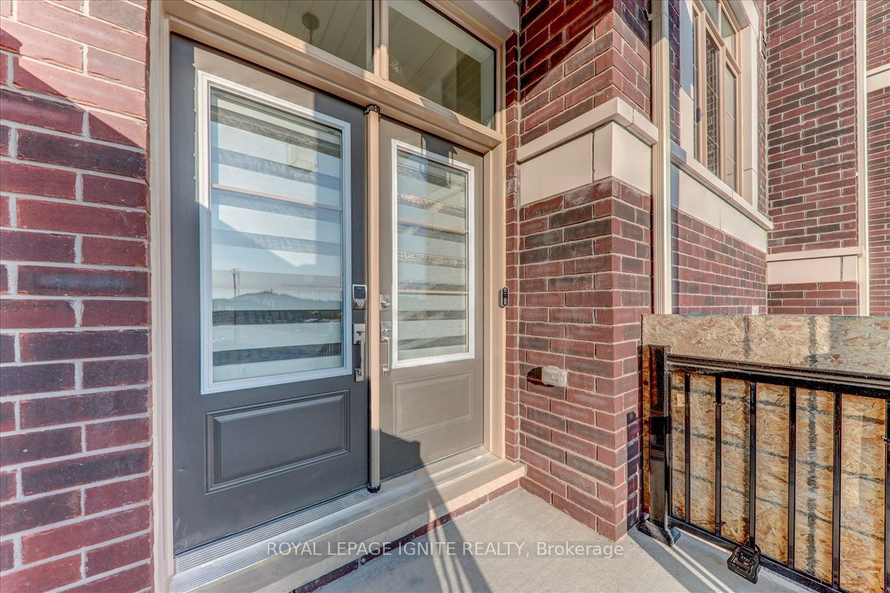 2815 Albatross Way, Pickering, ON L1X 0P6 photo 2