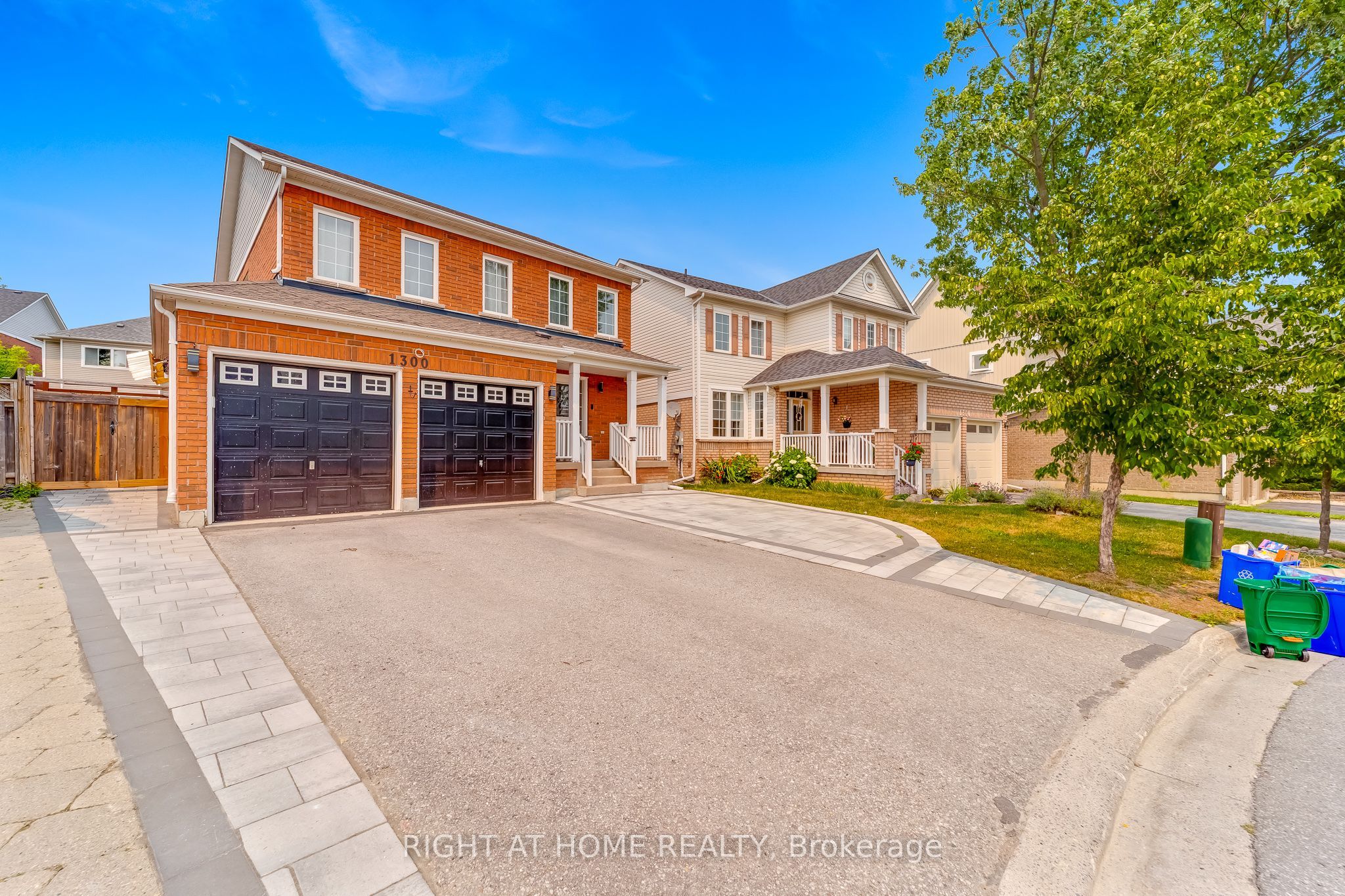 1300 Ravencliffe Court, Oshawa, ON L1K 2Y3 photo 2