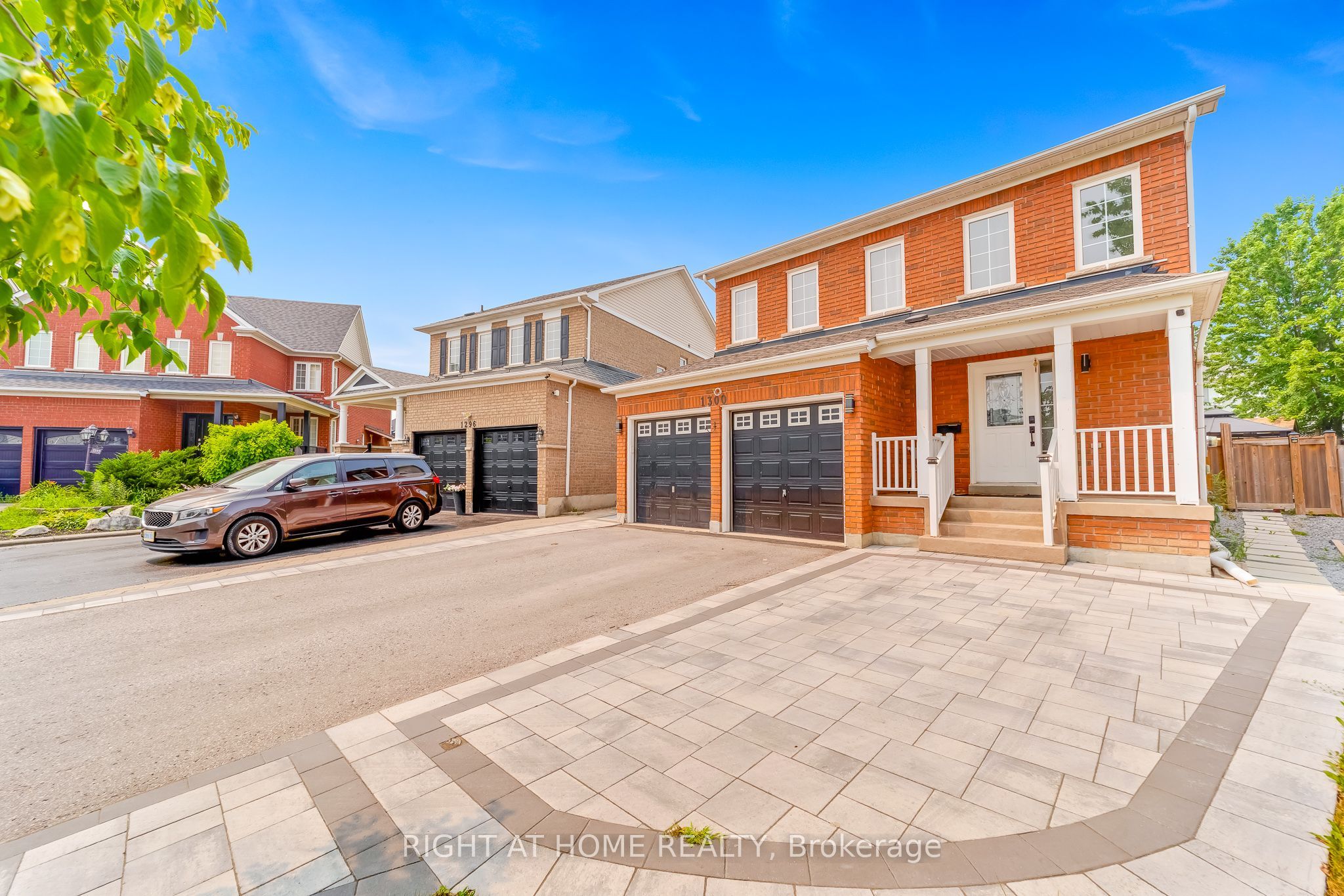 1300 Ravencliffe Court, Oshawa, ON L1K 2Y3 photo 3