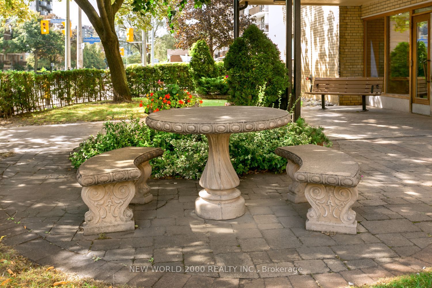 190 Cosburn Avenue 408, Toronto, ON M4J 2M1 photo 5