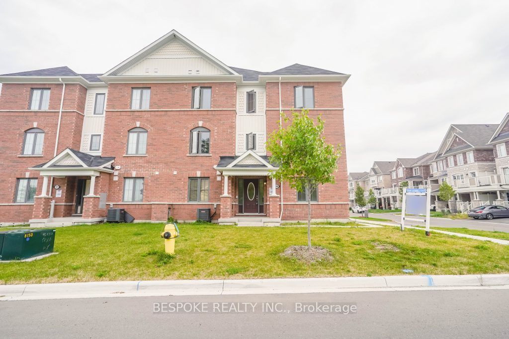 38 Goldeye Street E, Whitby, ON L1P 0E6 photo 2