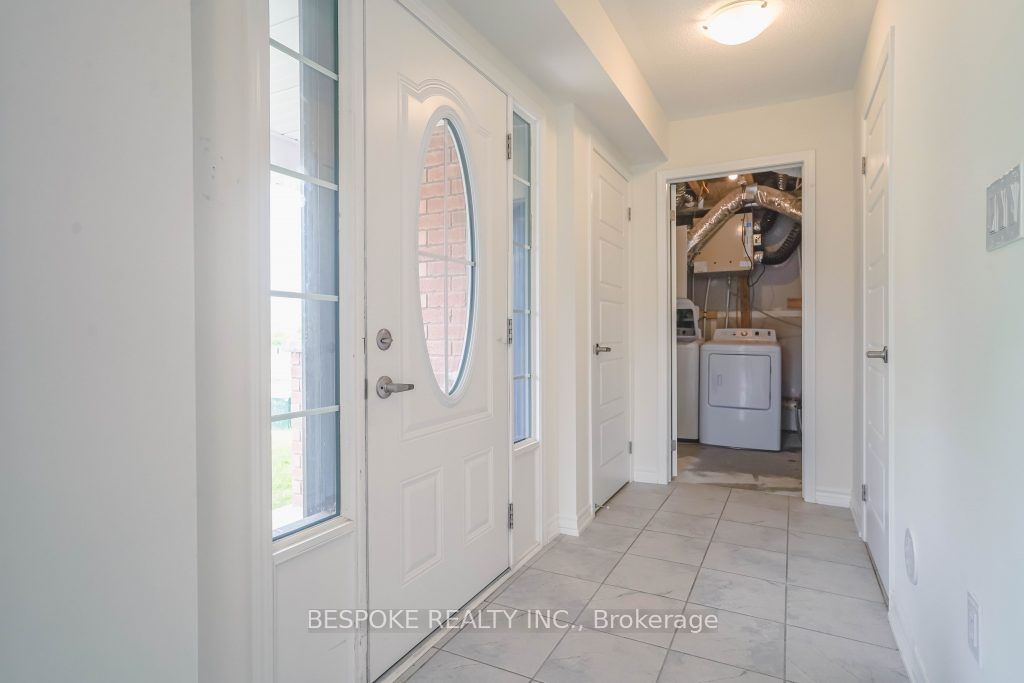 38 Goldeye Street E, Whitby, ON L1P 0E6 photo 4