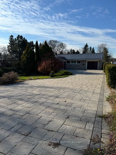 906 Liverpool Road, Pickering, ON L1W 1S6