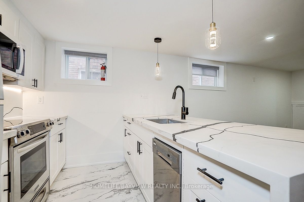 43 Wineva Avenue Lower, Toronto, ON M4E 2T1 photo 4
