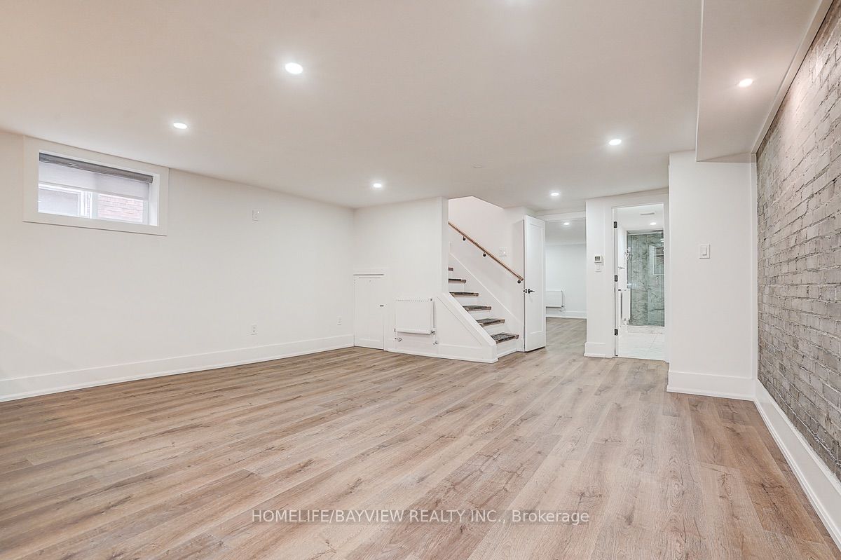 43 Wineva Avenue Lower, Toronto, ON M4E 2T1 photo 5