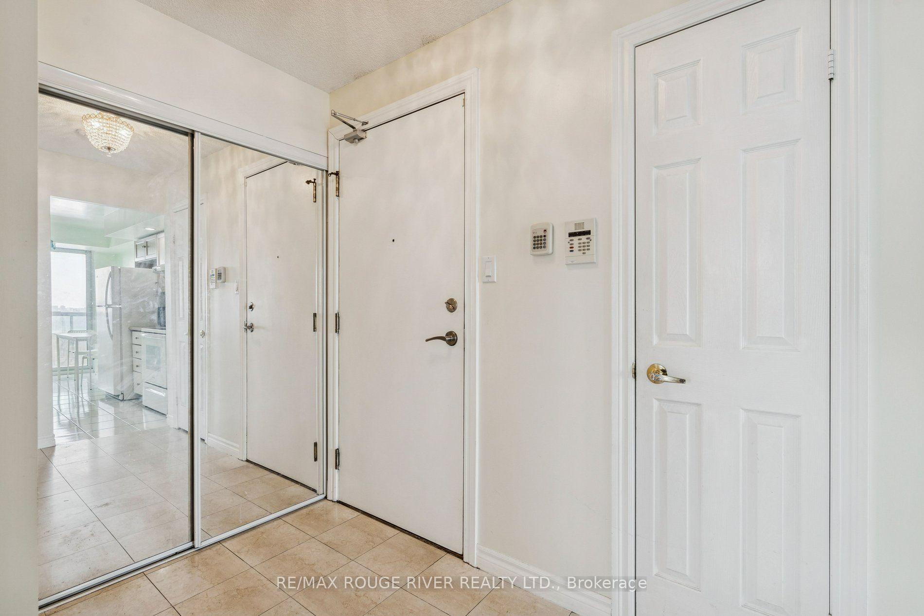 125 OMNI Drive 1136, Toronto, ON M1P 5A9 photo 5