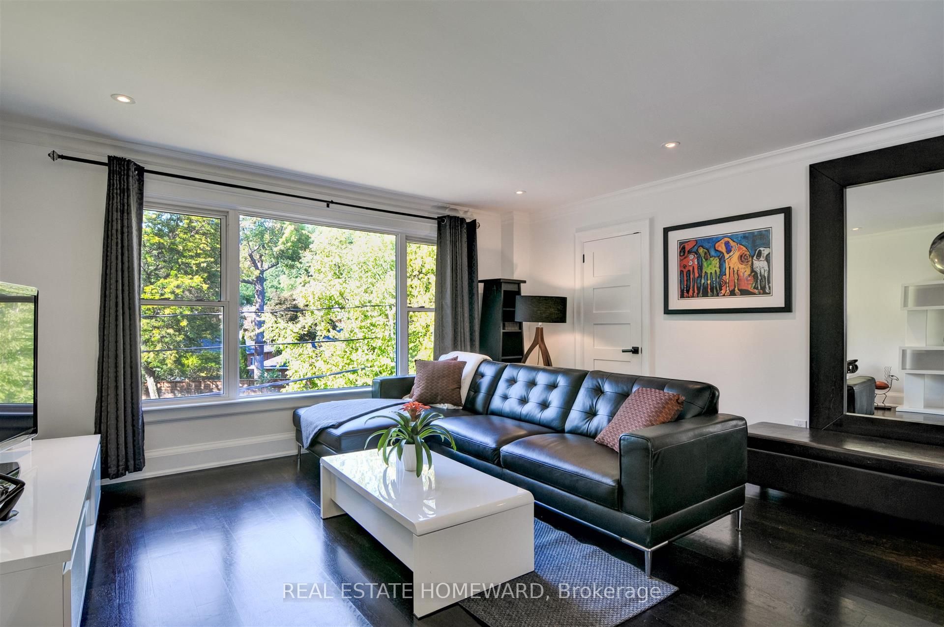 21 Love Crescent Main Floor, Toronto, ON M4E 1V6 photo 3