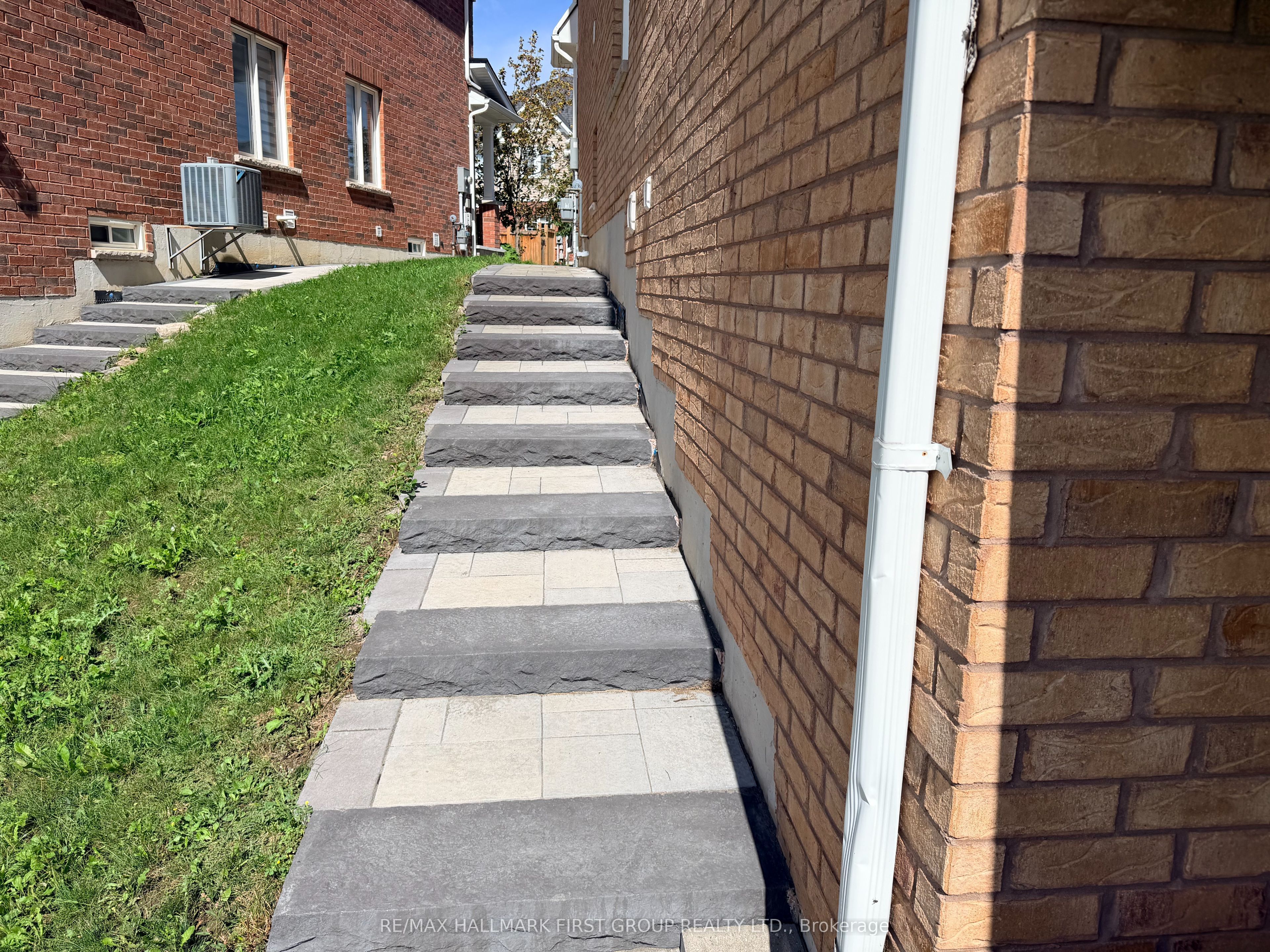 1671 William Lott Drive, Oshawa, ON L1K 0X3 photo 2