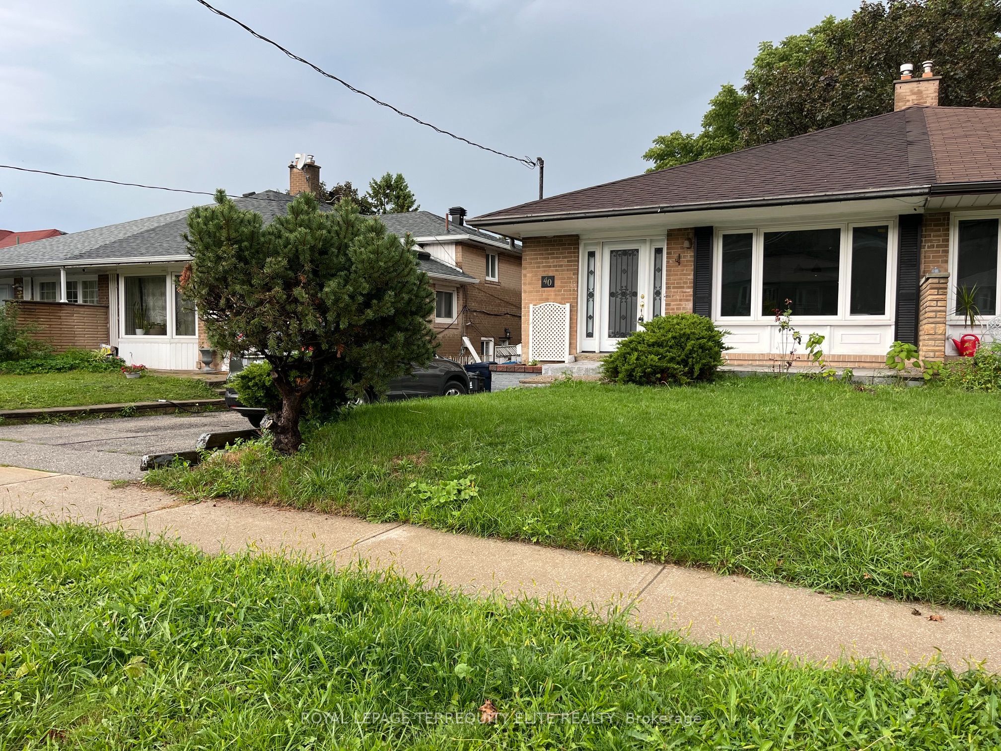 40 Pender Crescent Lwr, Toronto, ON M1T 2M7 photo 4