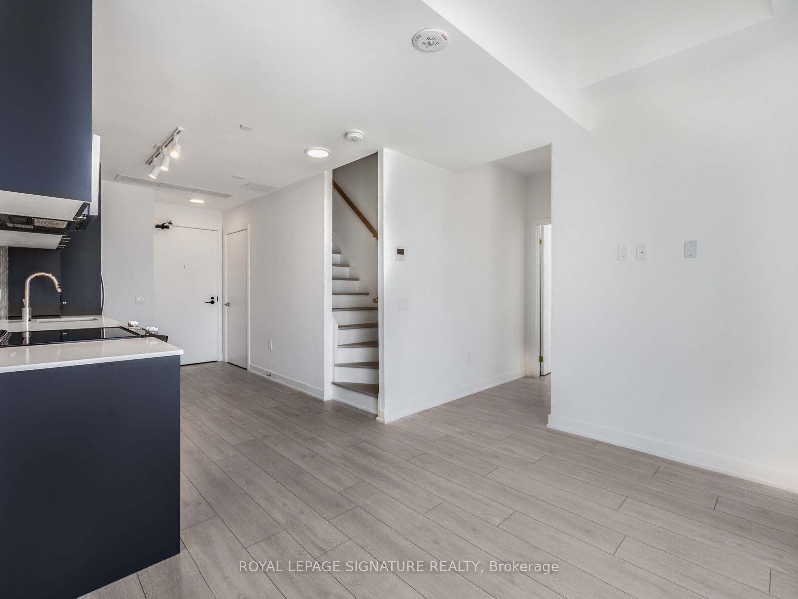 1610 Charles Street 167, Whitby, ON L1N 0P5
