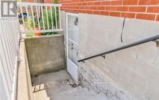 127 Poplar Road Bsmt, Toronto, ON M1E 1Z5 photo 3