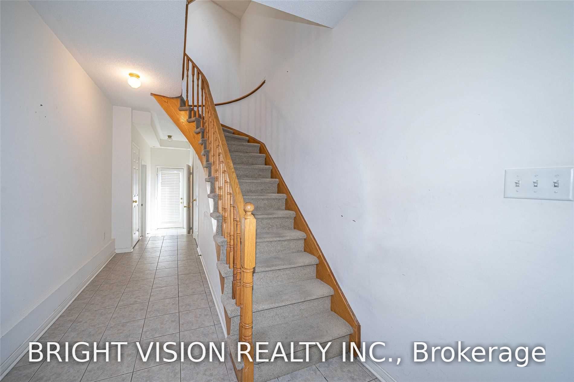1543 Hummingbird Court, Pickering, ON L1V 7H8 photo 5