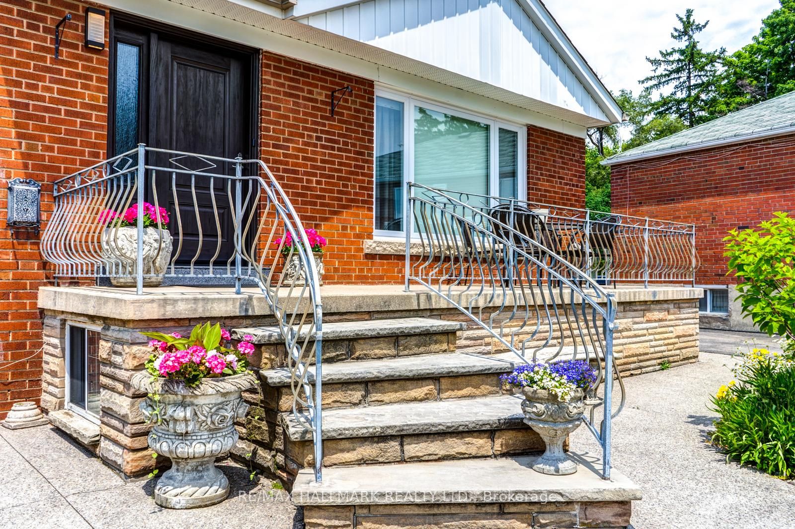 110 Trinnell Boulevard, Toronto, ON M1L 1S7 photo 2