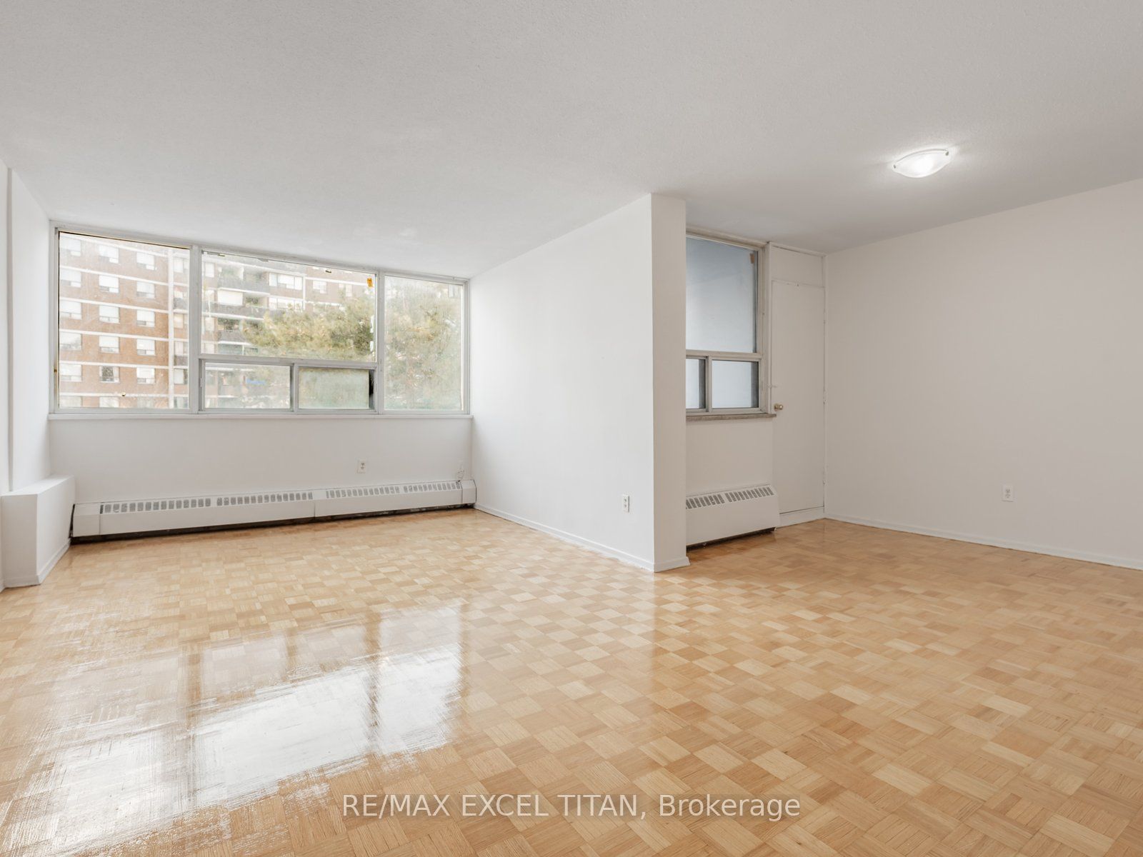 1385 Midland Avenue 301, Toronto, ON M1P 3B8 photo 4