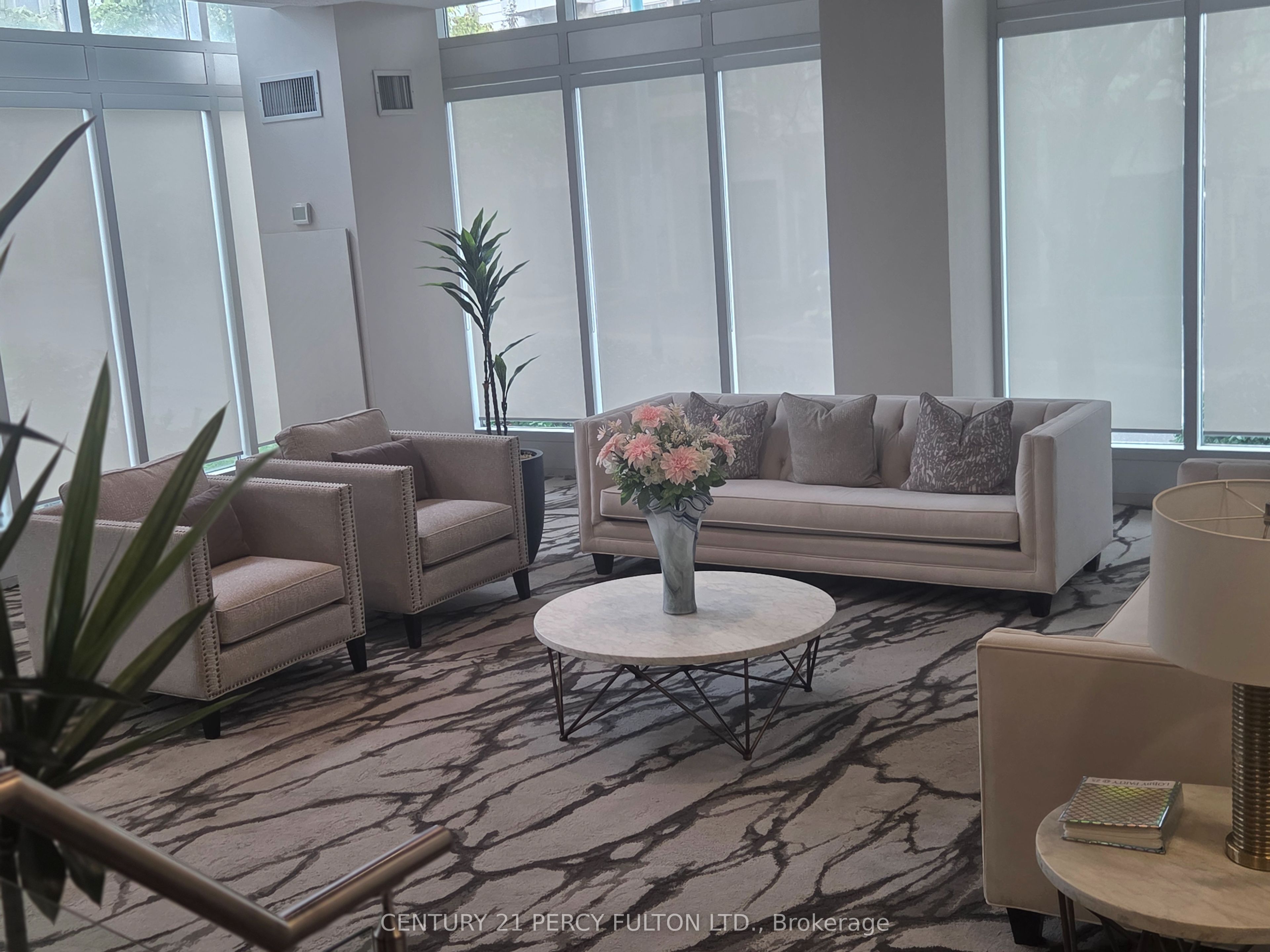 25 Cumberland Lane 304, Ajax, ON L1S 7K1 photo 2