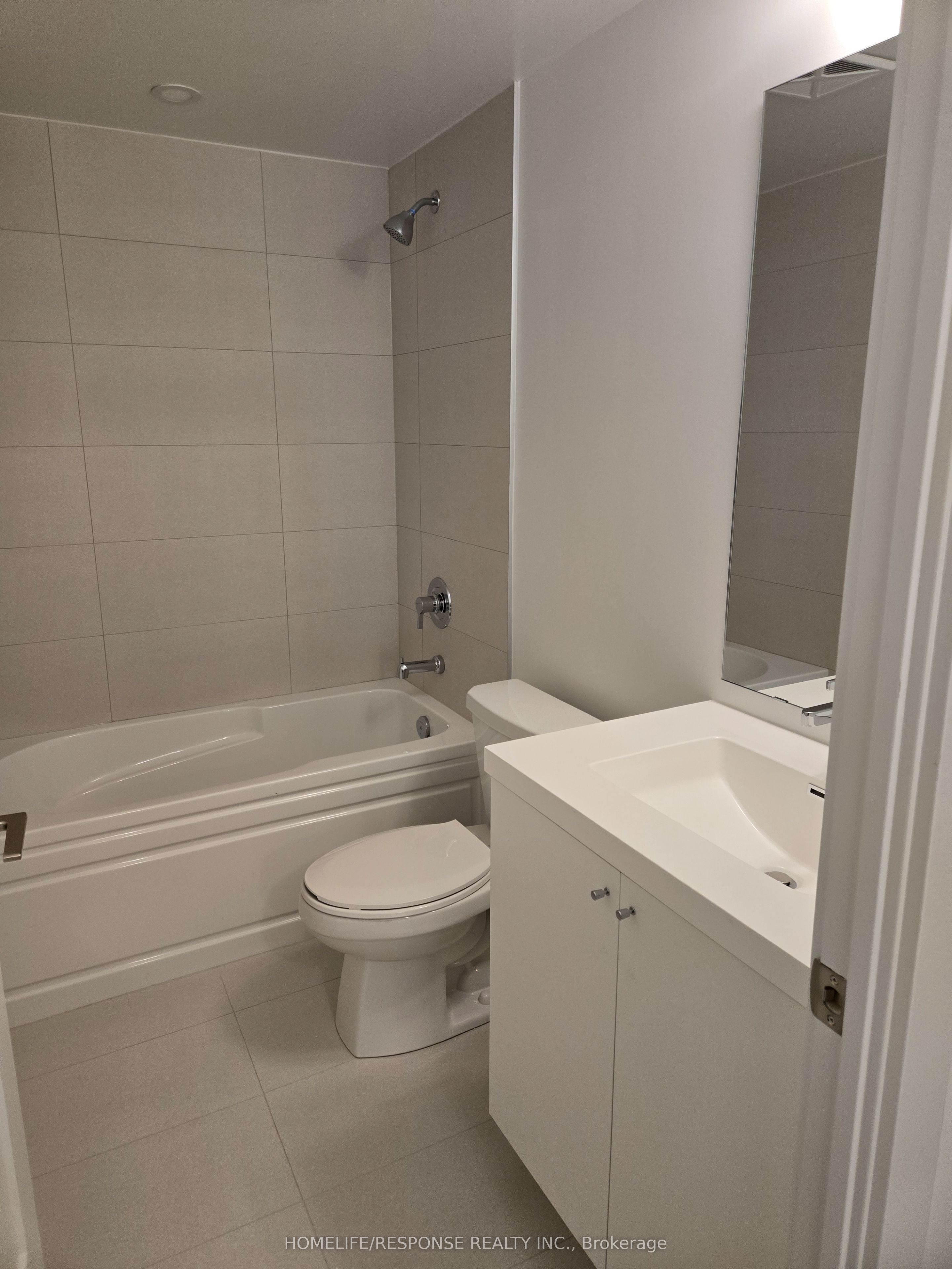 2545 Simcoe Street N 916, Oshawa, ON L1H 7K4 photo 4