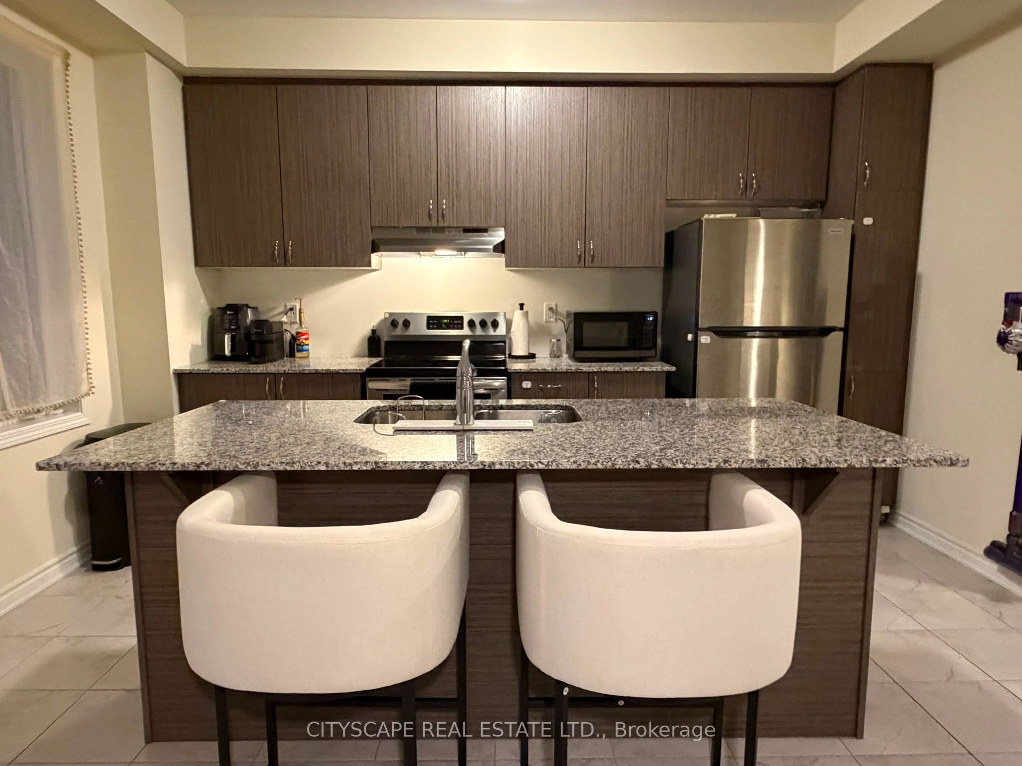 3241 Brigadier Avenue, Pickering, ON L1X 0N4 photo 4