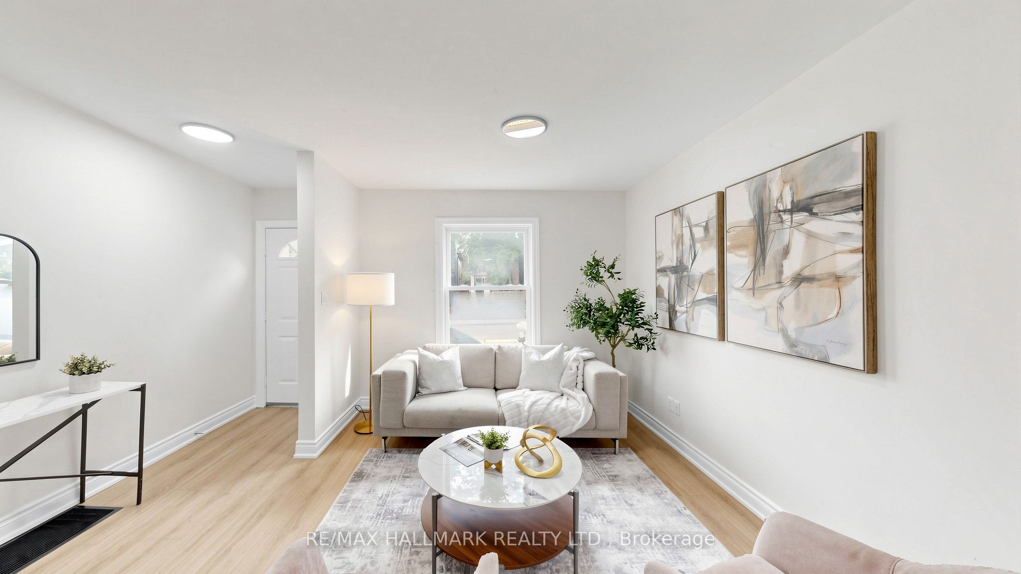 16 Queensdale Avenue, Toronto, ON M4J 1X9 photo 2