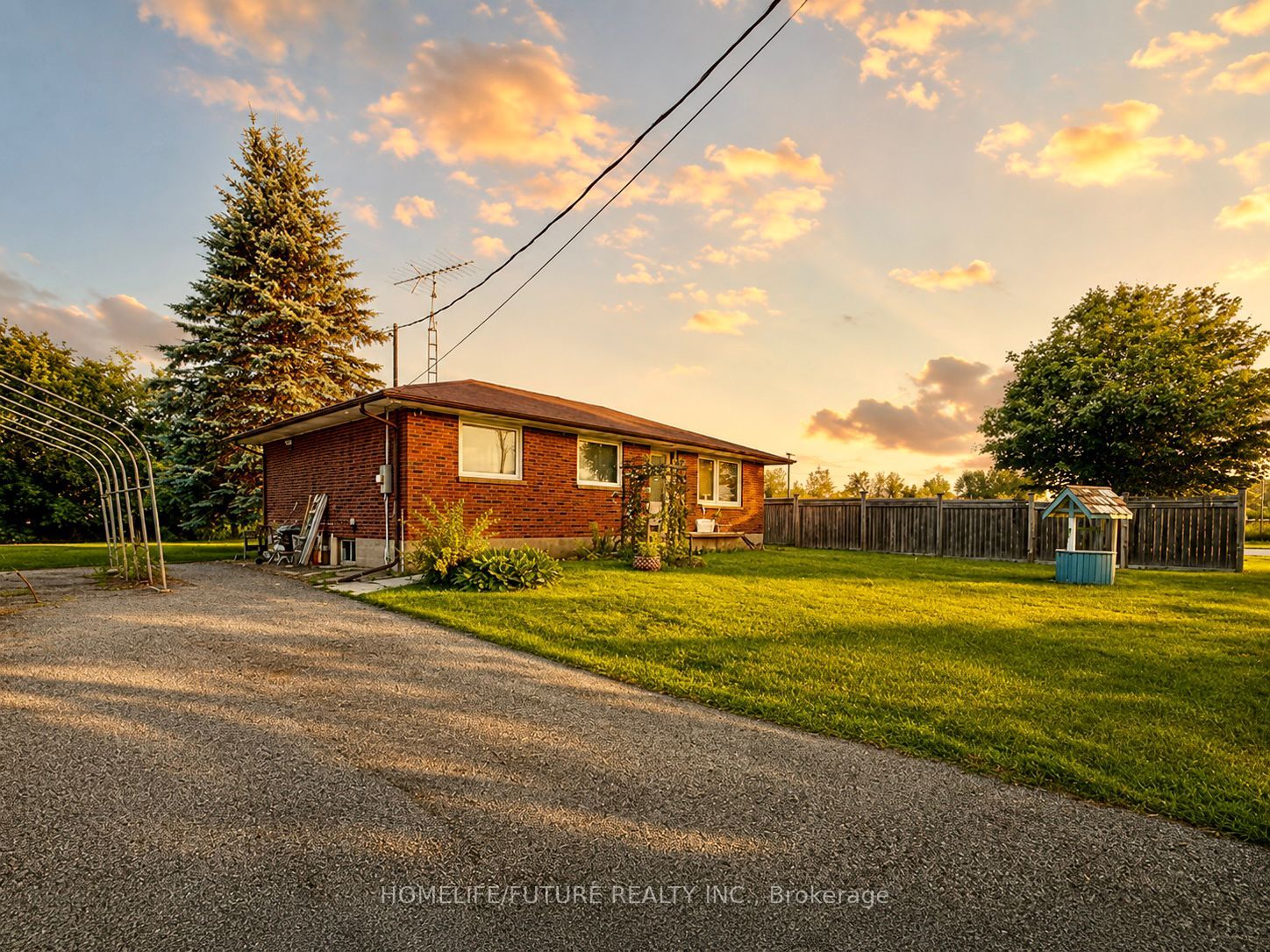 1464 Thornton Road, Oshawa, ON L1L 0P2