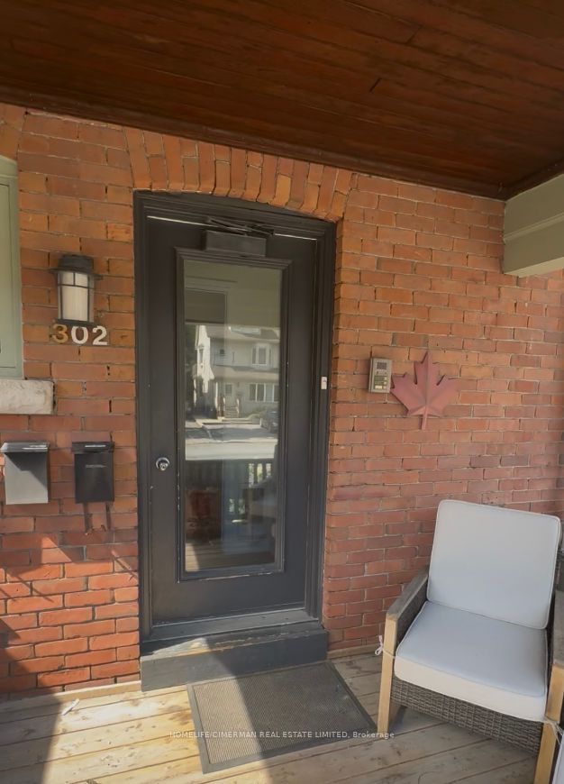 302 Woodbine Avenue 1, Toronto, ON M4L 3P4 photo 2