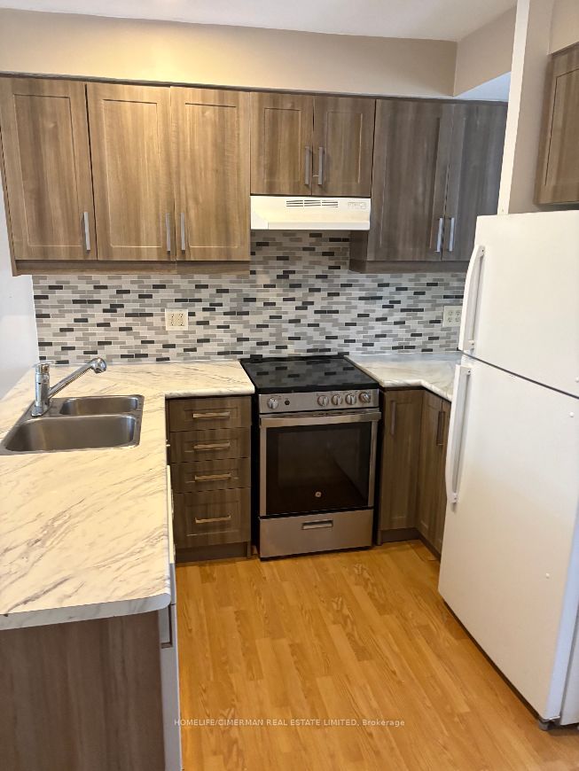 302 Woodbine Avenue 1, Toronto, ON M4L 3P4 photo 5