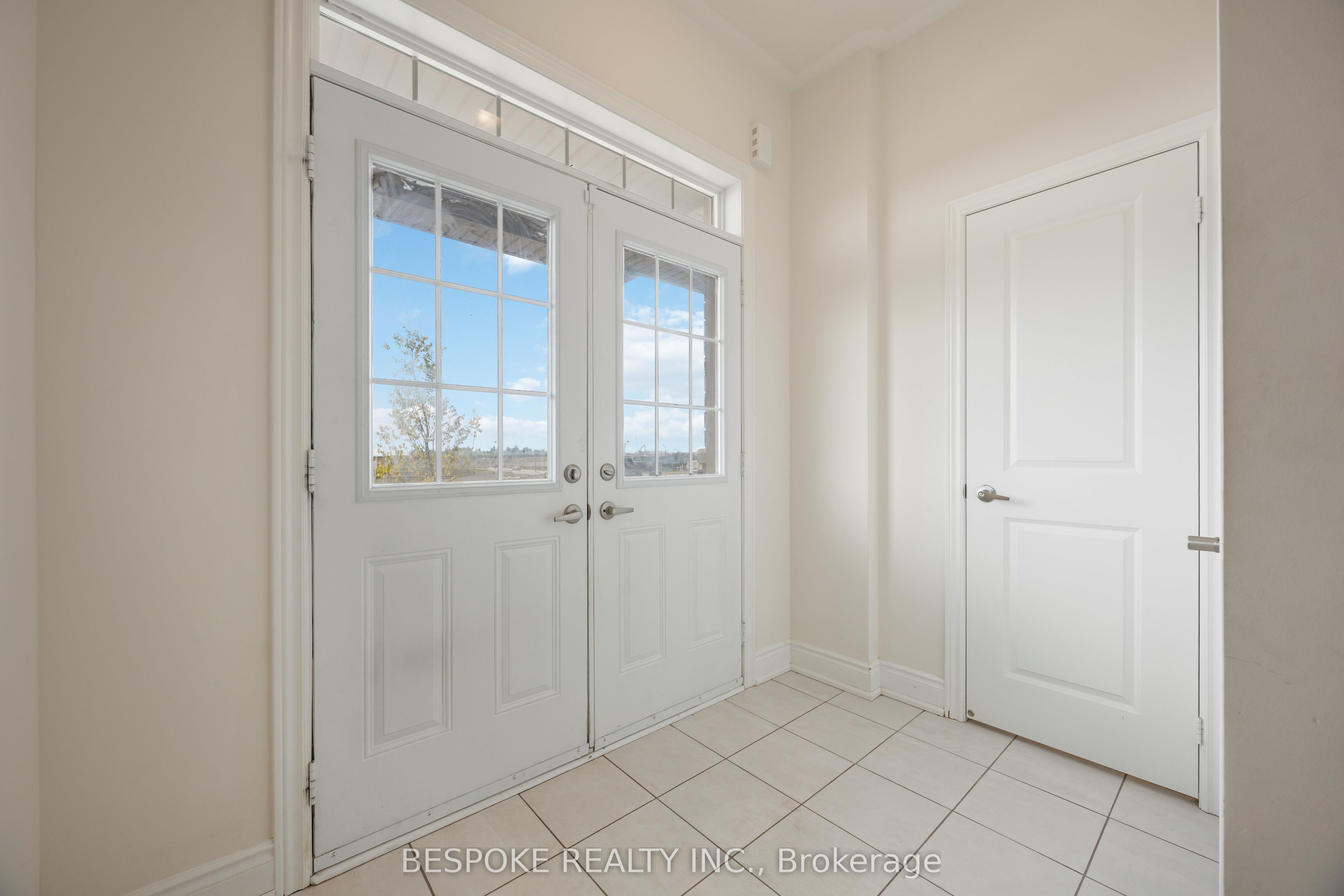 2203 Crystal Drive, Oshawa, ON L1L 0W7 photo 4