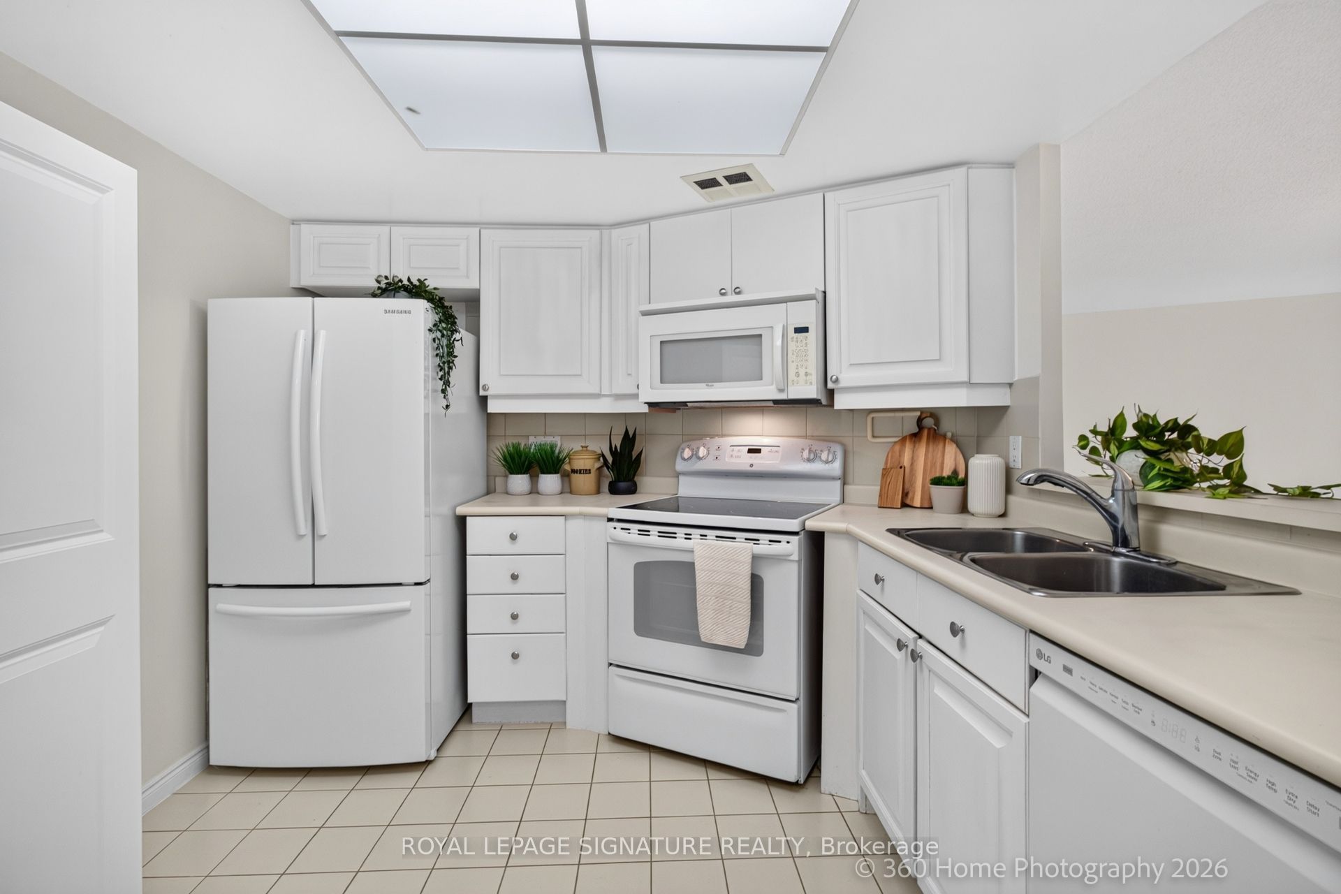 20 Guildwood Parkway 801, Toronto, ON M1E 5B6 photo 3