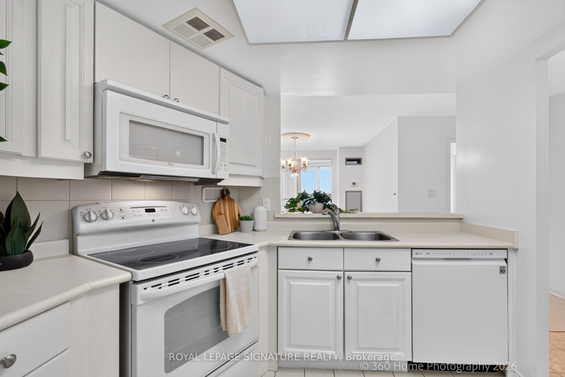 20 Guildwood Parkway 801, Toronto, ON M1E 5B6 photo 4