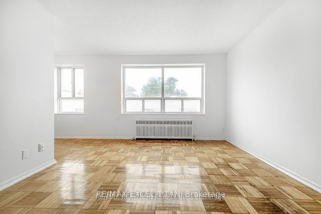 156 Kingston Road 306, Toronto, ON M4L 1S7 photo 2